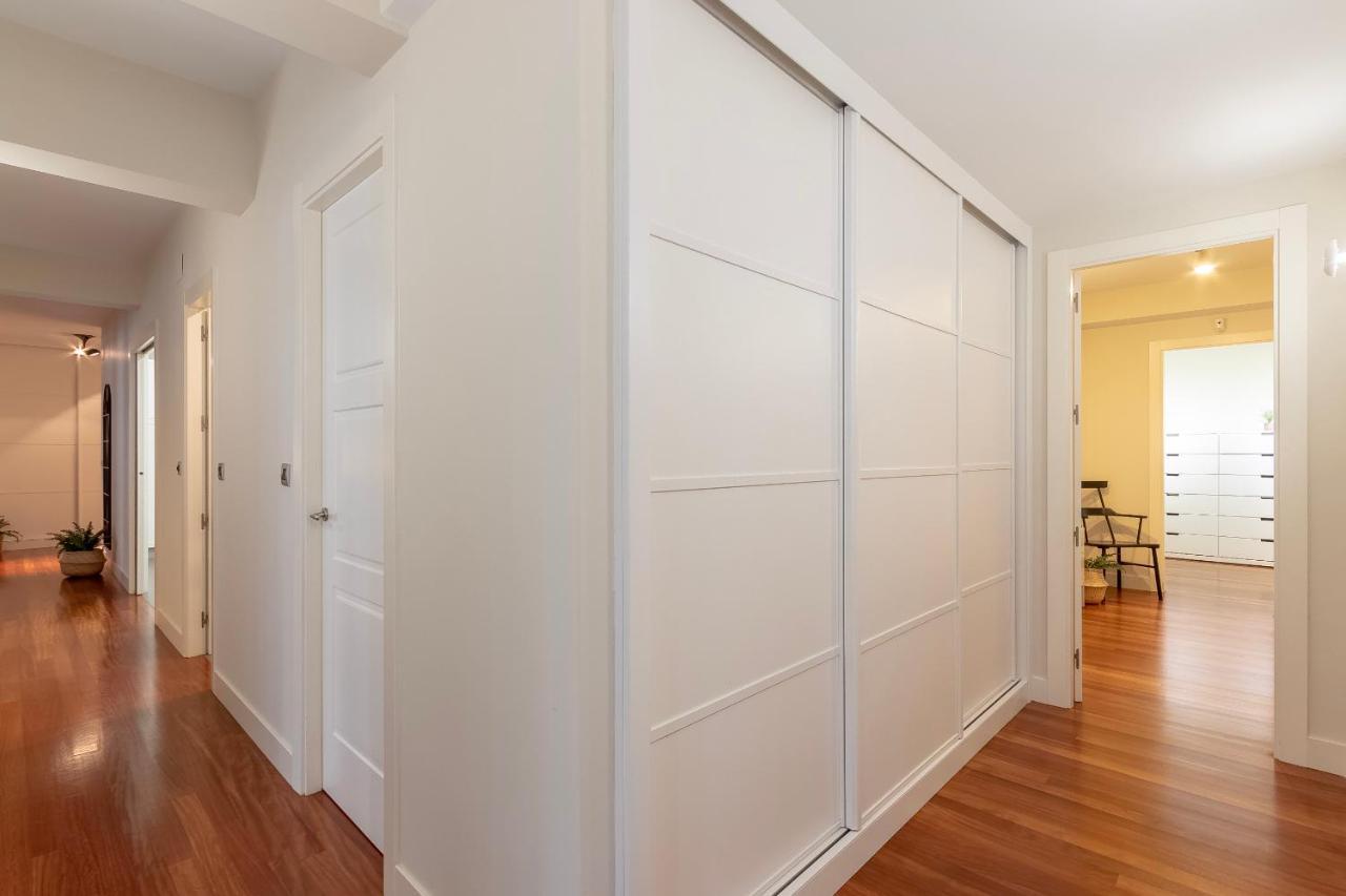 Gran Apartamento Con Estilo En El Centro De Bilbao Bagian luar foto