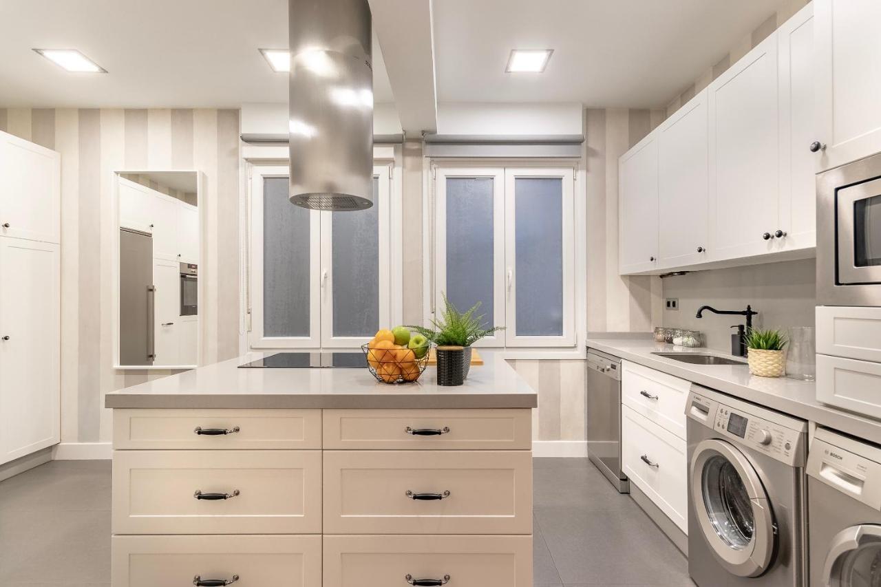Gran Apartamento Con Estilo En El Centro De Bilbao Bagian luar foto