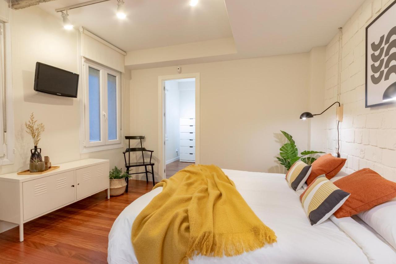 Gran Apartamento Con Estilo En El Centro De Bilbao Bagian luar foto