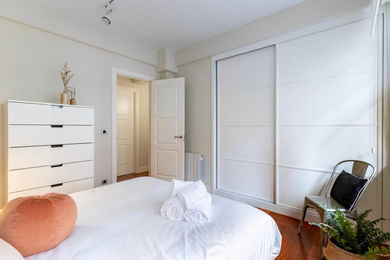 Gran Apartamento Con Estilo En El Centro De Bilbao Bagian luar foto