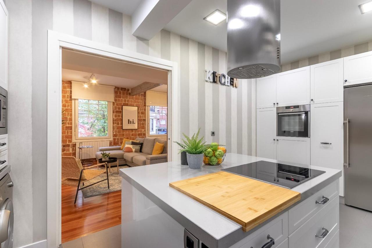 Gran Apartamento Con Estilo En El Centro De Bilbao Bagian luar foto