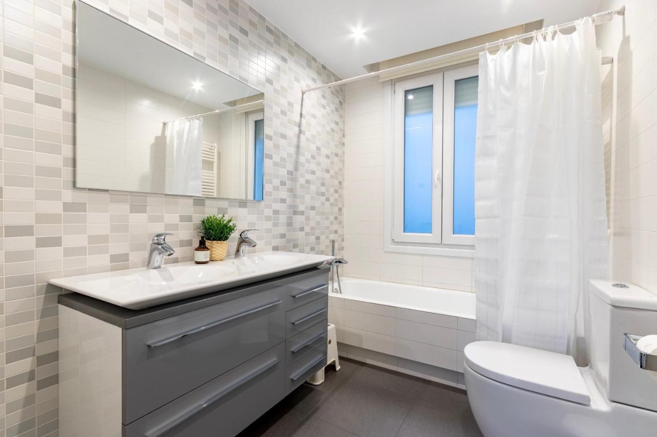 Gran Apartamento Con Estilo En El Centro De Bilbao Bagian luar foto